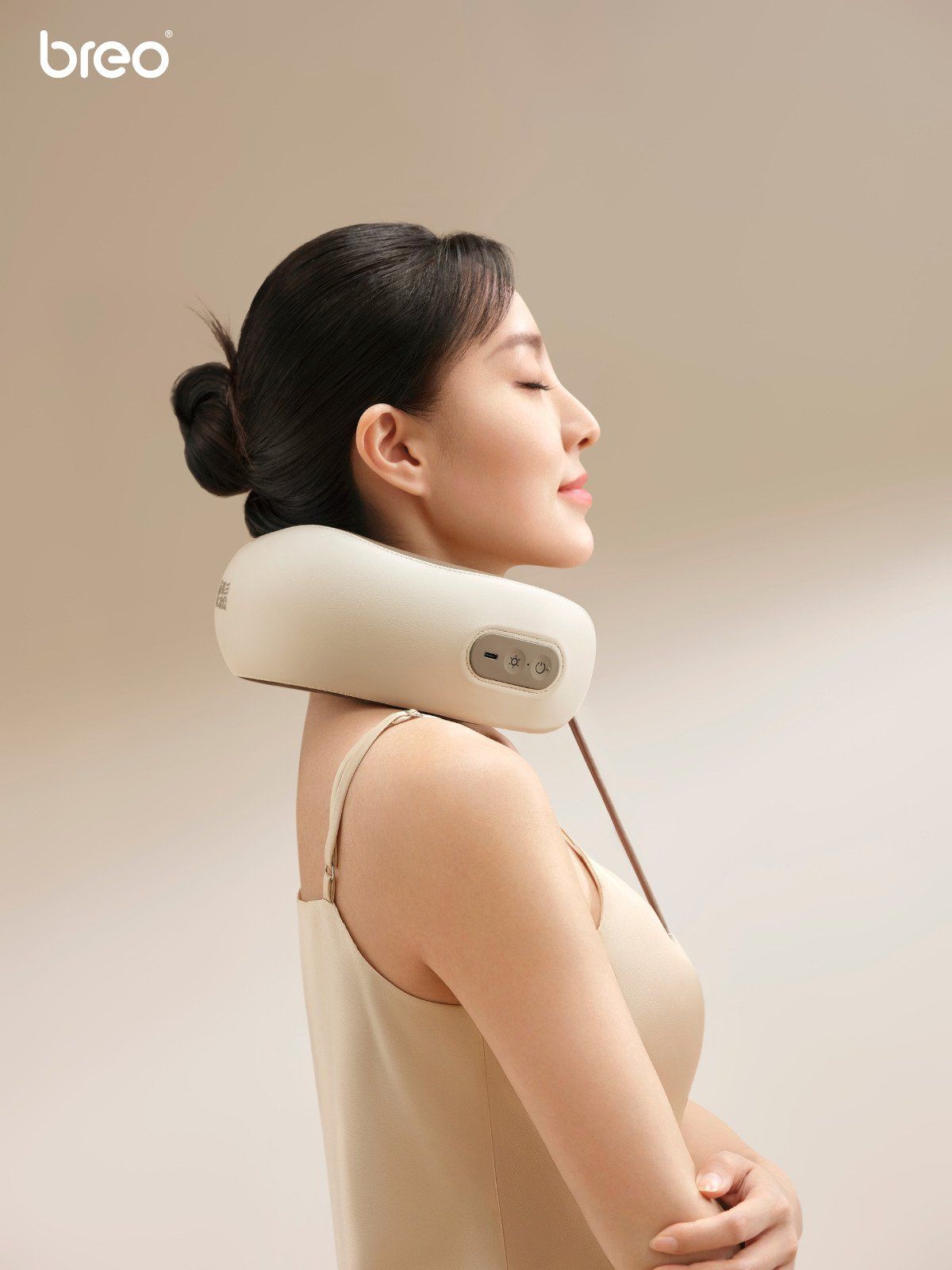  Gối Massage Cổ BREO C1 - Rung Xoa Làm Nóng Thư Giãn Cổ - Nhỏ Gọn Tiện Lợi 
