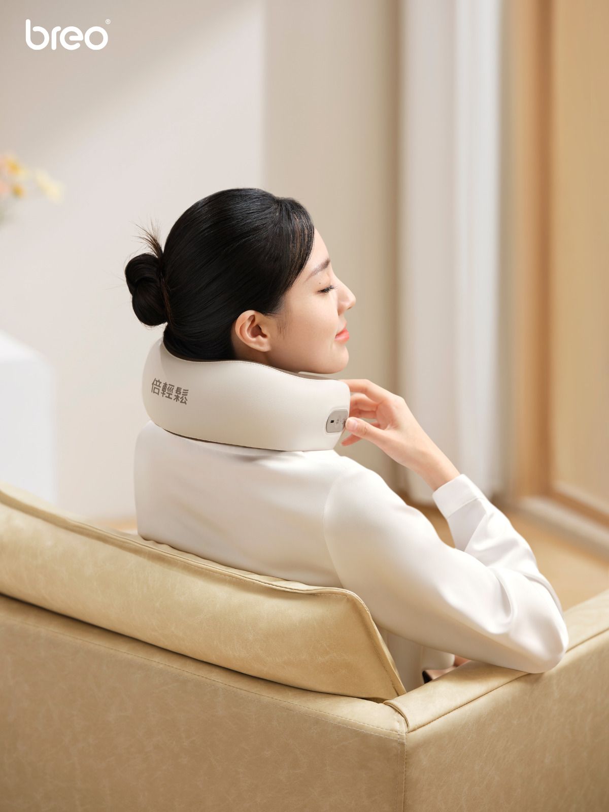  Gối Massage Cổ BREO C1 - Rung Xoa Làm Nóng Thư Giãn Cổ - Nhỏ Gọn Tiện Lợi 